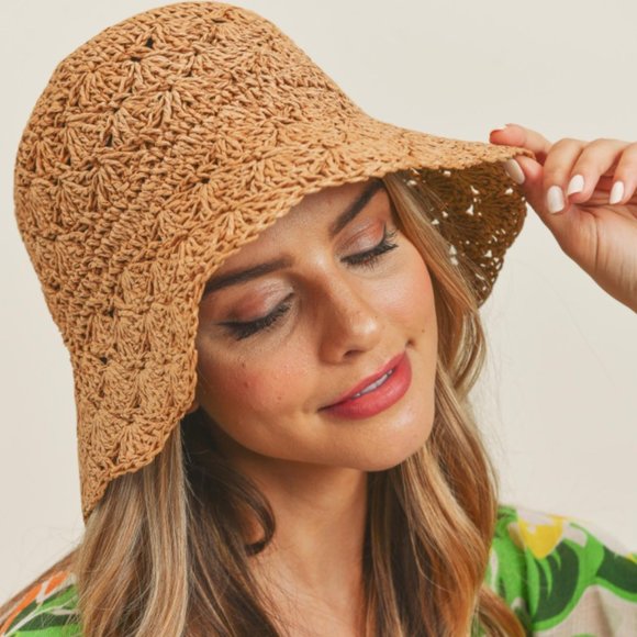 Straw Bucket Hat With Scalloped Edges - Picture 3 of 3